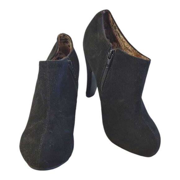 JINPIN Black Faux Suede Ankle Boots US Size 7.5 High Gothic Heel Platform Vegan - Picture 1 of 11